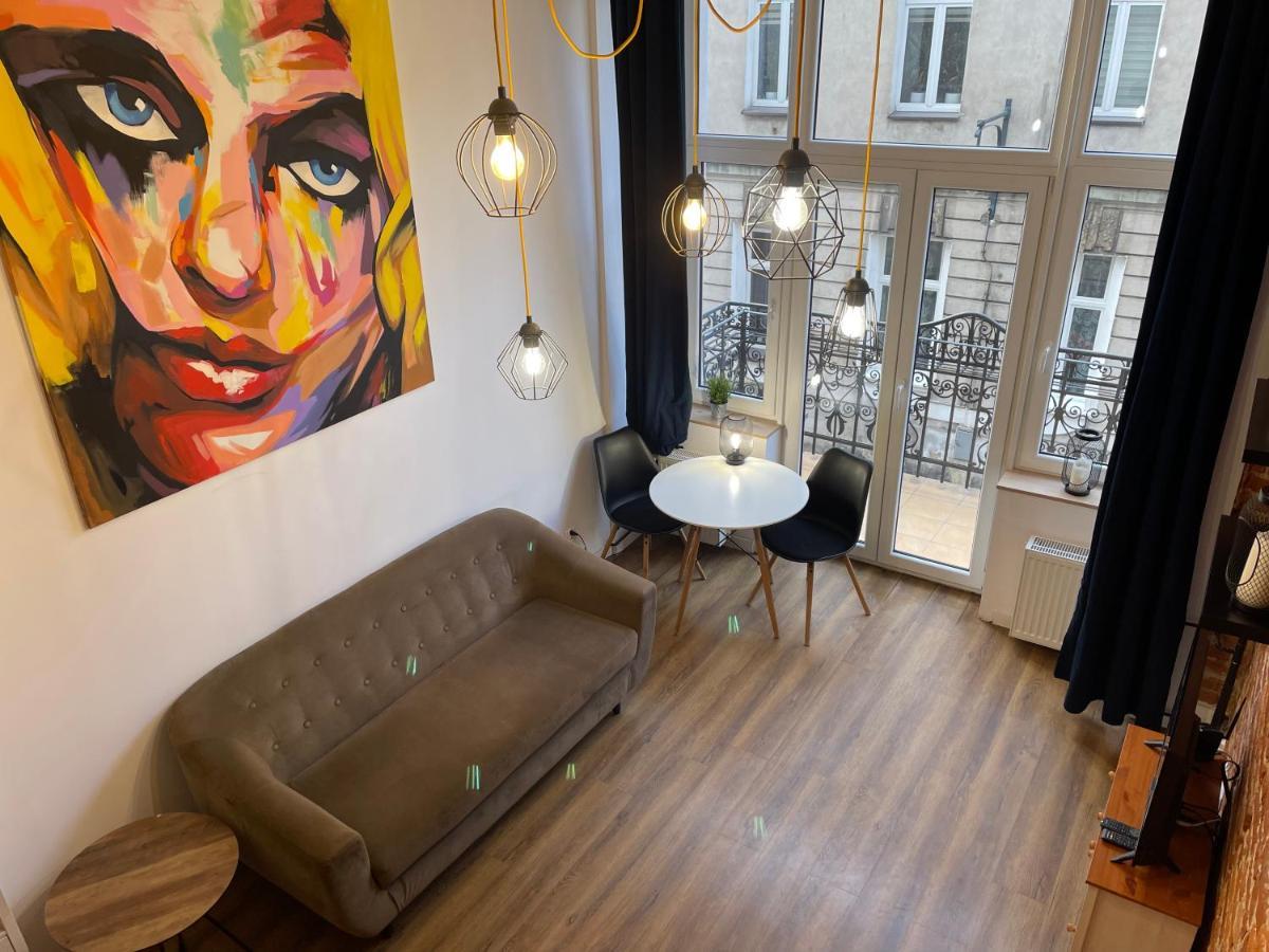 Urokliwy Loft W Ncl Kamienica Vabank Nr 18 Lägenhet Łódź Exteriör bild