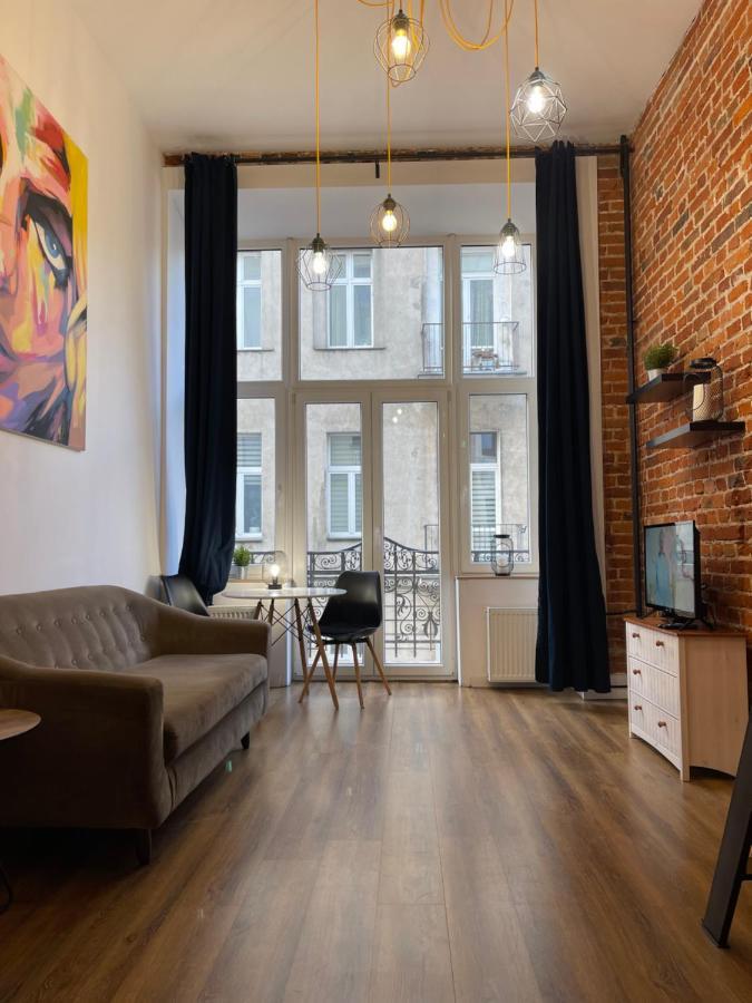 Urokliwy Loft W Ncl Kamienica Vabank Nr 18 Lägenhet Łódź Exteriör bild