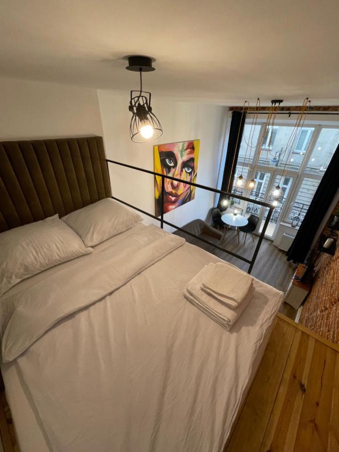 Urokliwy Loft W Ncl Kamienica Vabank Nr 18 Lägenhet Łódź Exteriör bild